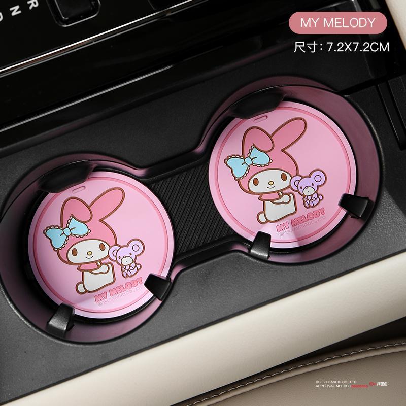Kawaii Tech Accessories - Tapete Antiderrapante para Carro Anime Sanrio